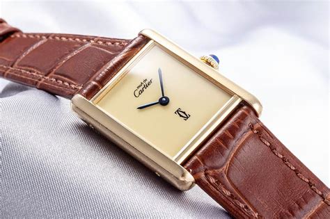 cartier montre femme tank must
